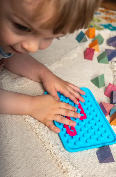 Tablero sensorial de silicona